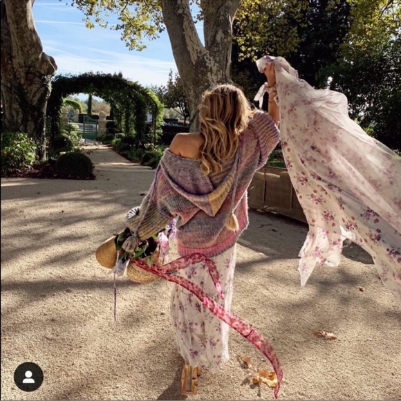 Trade/sell loveshackfancy Remington hoodie sweater size xs ( oversized)🌺 EUC - Picture 3 of 8